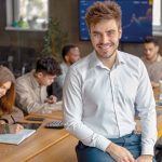 Liderazgo financiero en jóvenes Contadores mediante análisis de información, tecnología y toma de decisiones estratégicas.